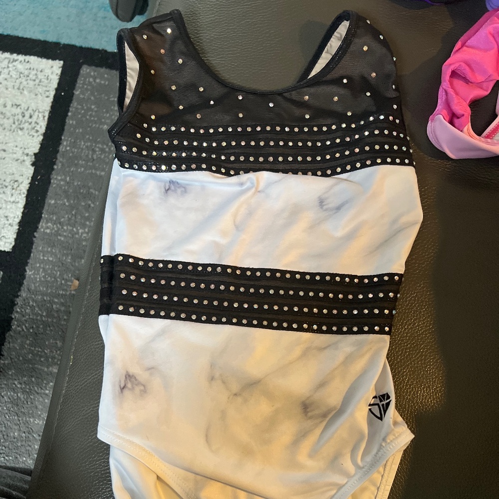 Silver and black leo